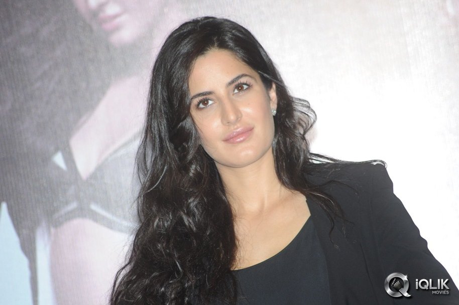 Katrina-Kaif-at-Dhoom-3-Press-Meet